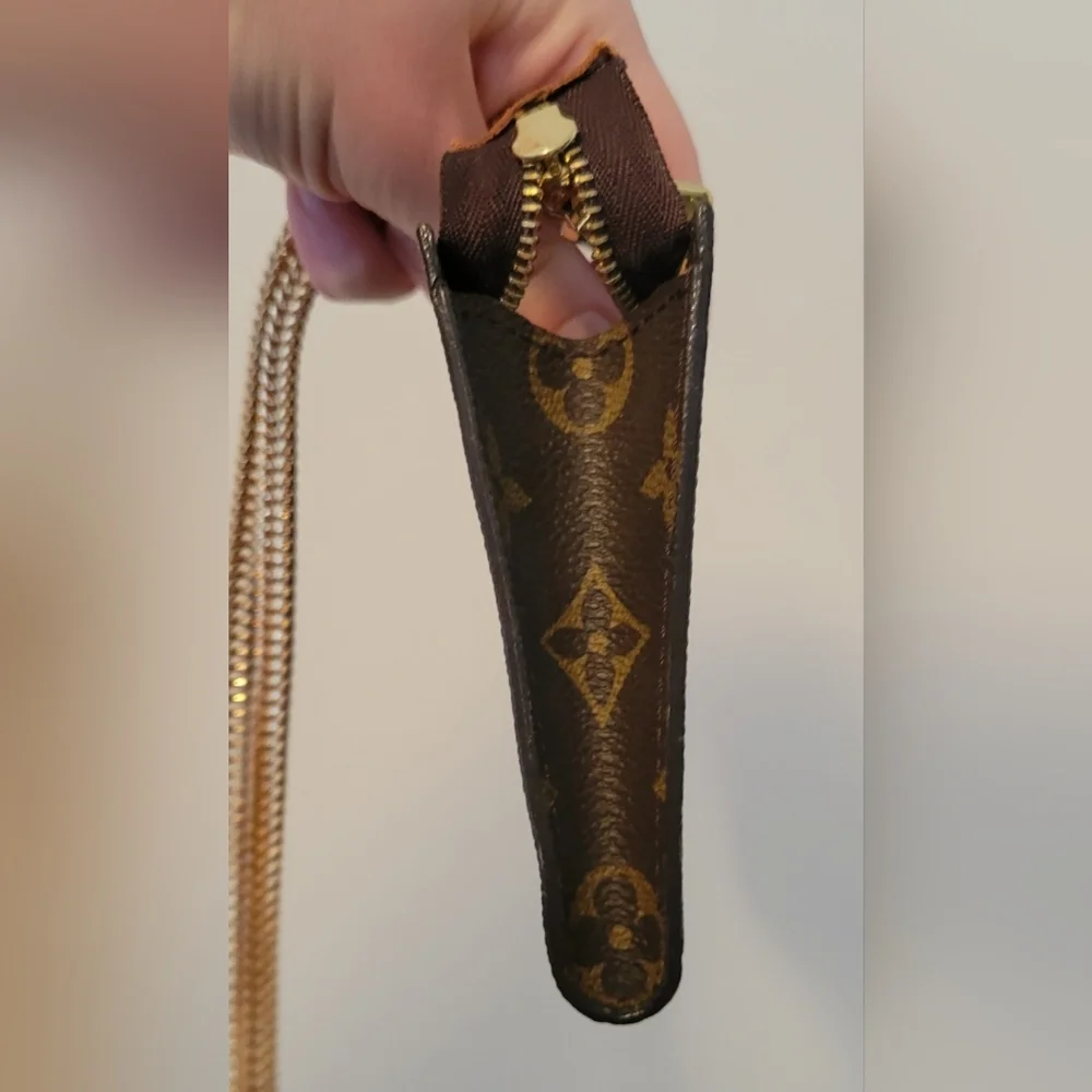 Authentic Louis Vuitton Monogram Pouch - Picture 5 of 12